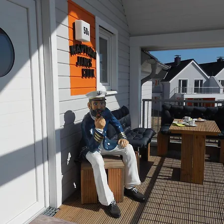 Holiday home Kapitaen Cook By Seeblick Ferien Oro, Wasserbett, E-ladesaeule, Olpenitz