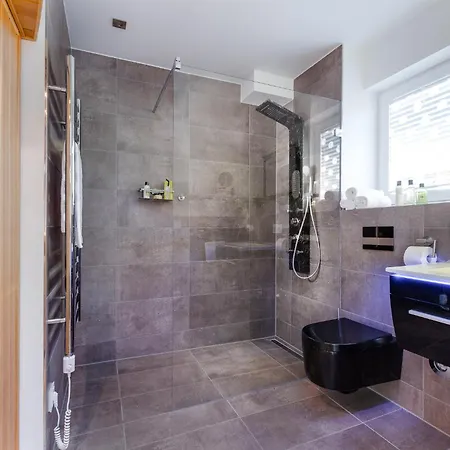 Kapitaen Cook By Seeblick Ferien Oro, Wasserbett, E-ladesaeule, אולפניץ