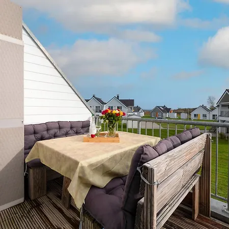Holiday home Kapitaen Cook By Seeblick Ferien Oro, Wasserbett, E-ladesaeule, Olpenitz